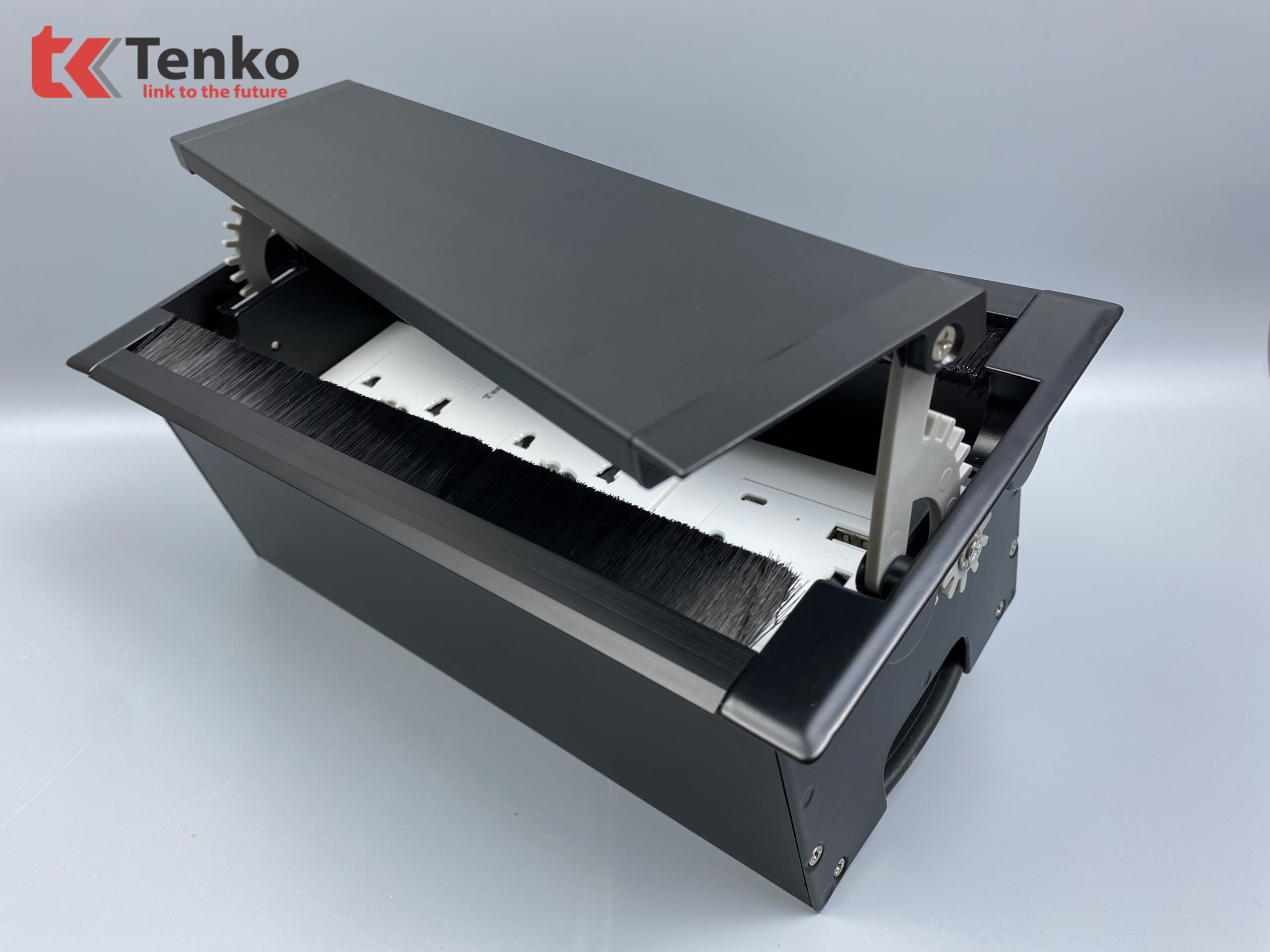 Hộp &Acirc;m B&agrave;n 3 Module Bật Nắp 2 Chiều TK-HC3S-02 Đen