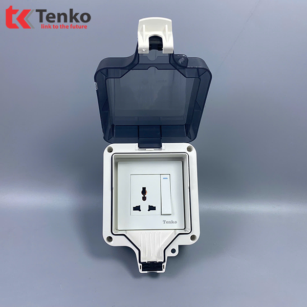 Ổ Cắm Kèm Công Tắc Chống Nước Tenko TK-IP66-09