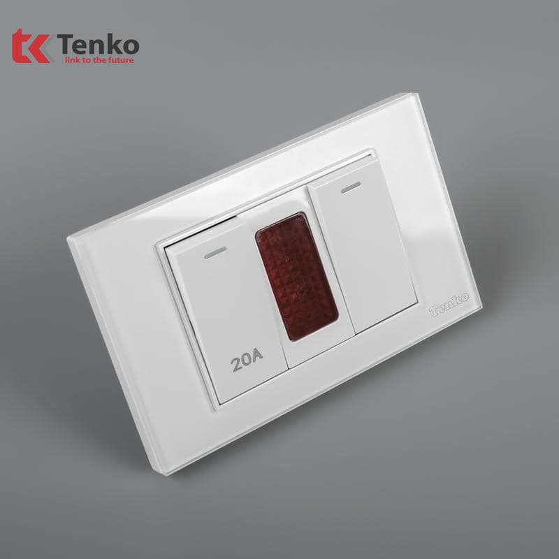 Bộ Công Tắc 20A Mặt Kính Cường Lực C18-081 Trắng