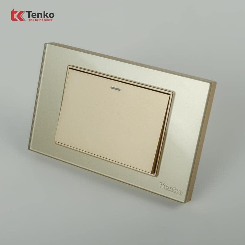 Công Tắc 1 Nút Mặt Kính Cường Lực C18-01 Vàng