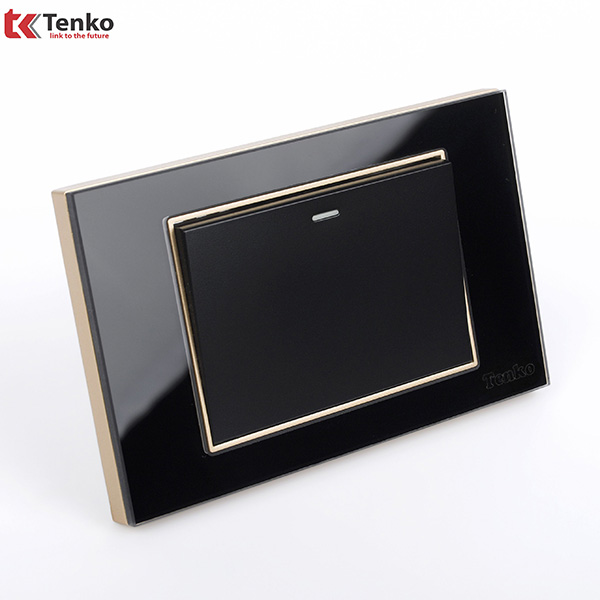 Công Tắc 1 Nút Mặt Kính Cường Lực C18B-01Viền Vàng