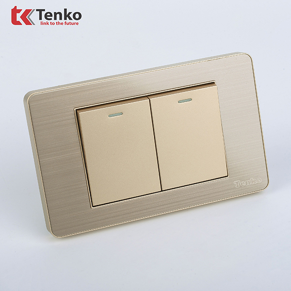 Công Tắc 2 Nút Màu Vàmg Mặt Hợp Kim TK-C7G-02