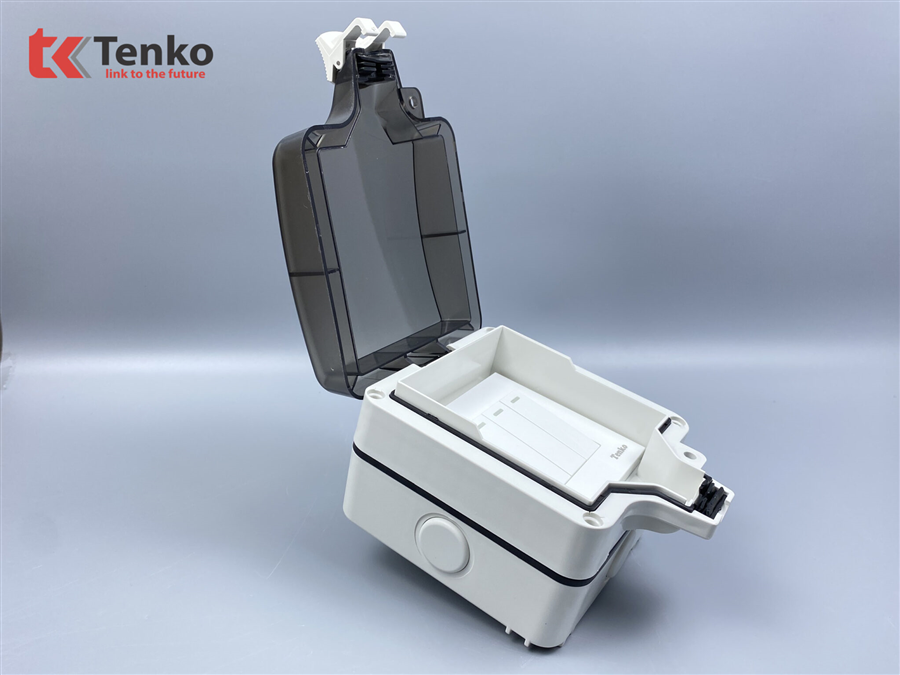 Công Tắc 3 Nút Chống Nước Tenko TK-IP66-07