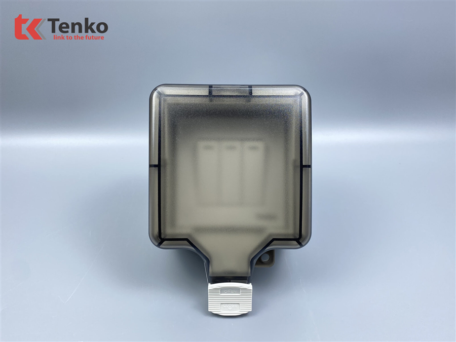Công Tắc 3 Nút Chống Nước Tenko TK-IP66-07