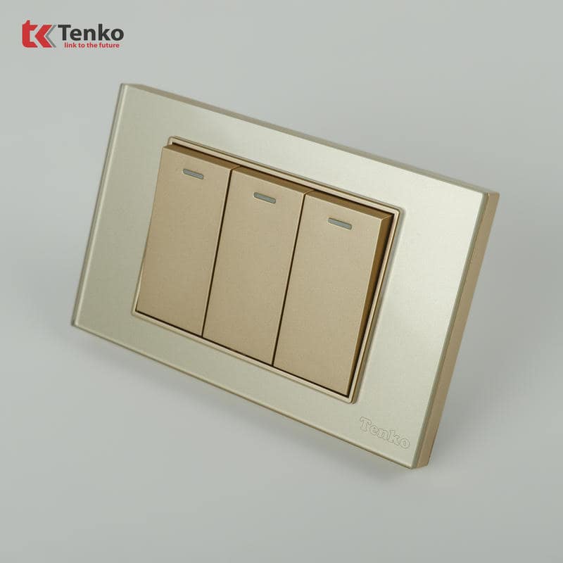 Công Tắc 3 Nút Mặt Kính Cường Lực C18-03 vàng