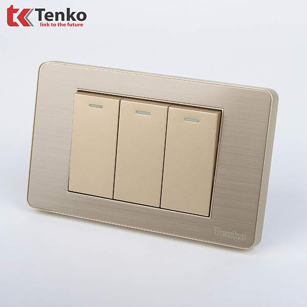 Công Tắc 3 Nút Màu Vàng Mặt Hợp Kim TK-C7G-03