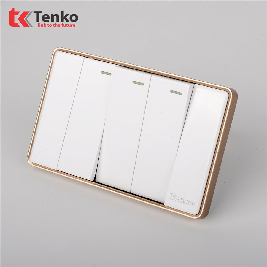 Công Tắc 3 Nút Tràn Viền C1-03 Trắng Viền Vàng