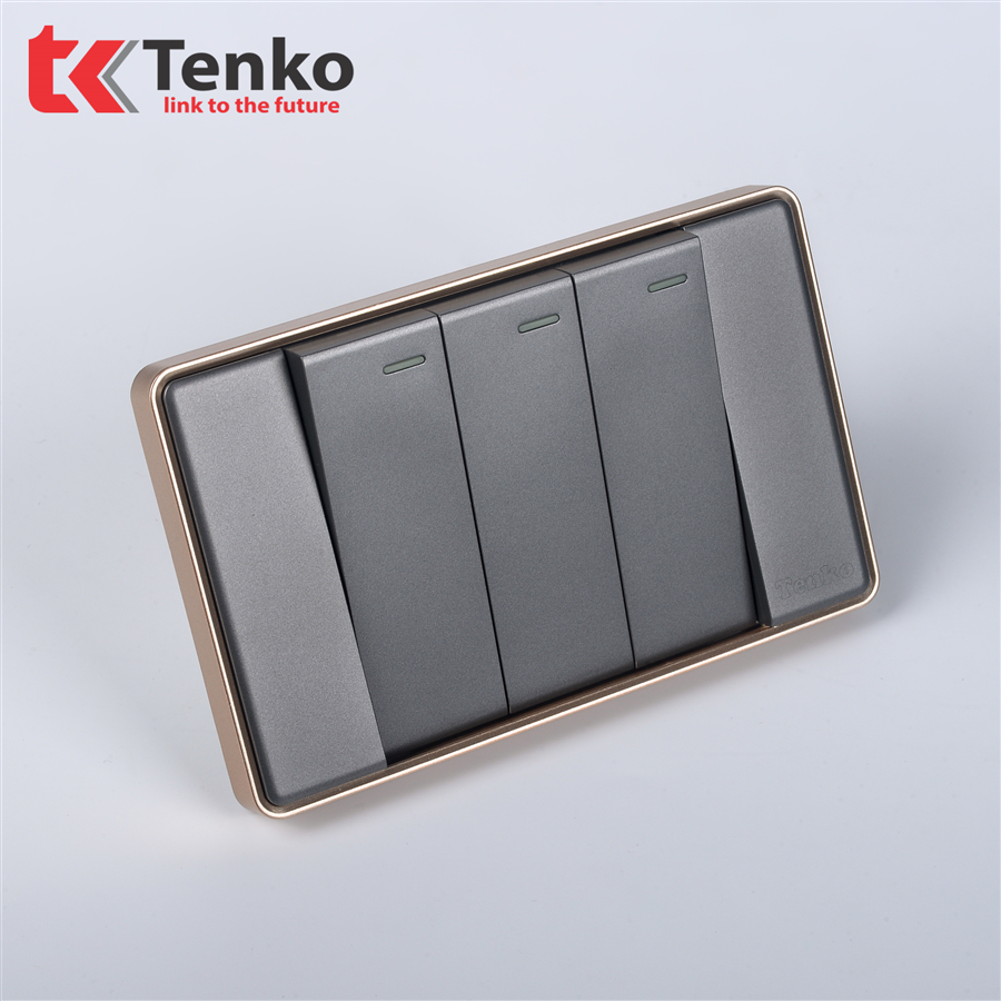 Công Tắc 3 Nút Tràn Viền C1-03 Xám Viền Vàng