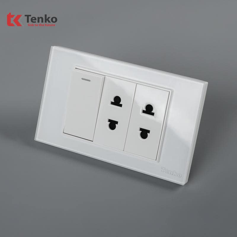 Công Tắc Ổ Cắm Mặt Kính Cường Lực TK-C18-025 Trắng