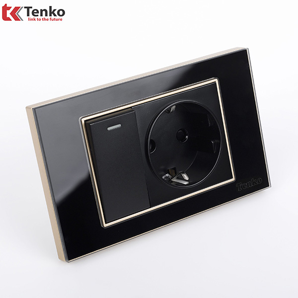 Ổ Cắm Chìm Mặt Kính Cường Lực C18B-063 Viền Vàng