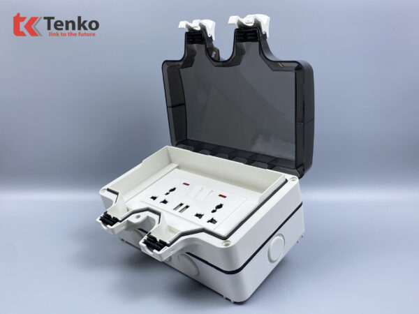 Ổ Cắm Đôi 3 Chấu Có USB Chống Nước TK-IP66-CN02