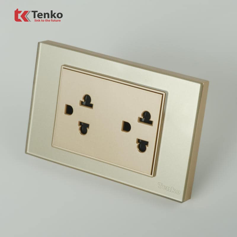 Ổ Cắm Đôi 3 Chấu Mặt Kính Cường Lực C18-044 Vàng