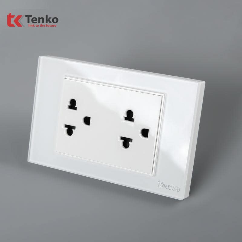 Ổ Cắm Đôi Mặt Kính Cường Lực TK-C18-044 Trắng