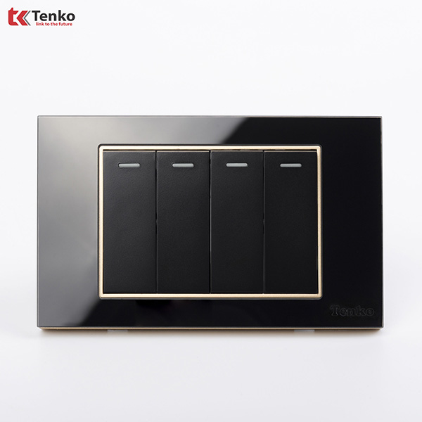 Công Tắc 4 Nút Mặt Kính Cường Lực C18B-04Viền Vàng