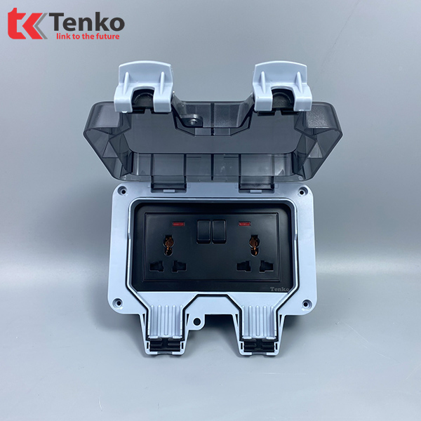 Ổ Cắm Đôi 3 Chấu Chống Nước TK-IP66-CN01 Đen