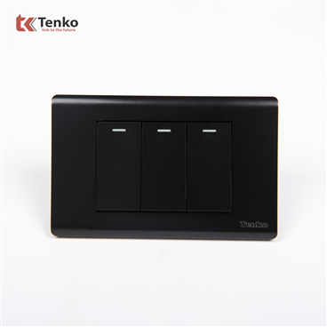 Công Tắc 3 Nút TENKO TK-C25-03 Mặt Nhựa PC Đen