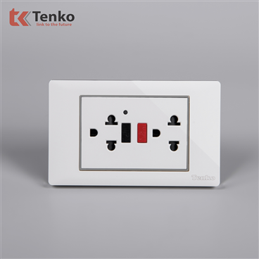 Ổ Cắm Chống Chập Mặt Nhựa Trắng Viền Bạc TK-C27-19