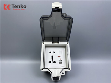 Ổ Cắm Chống Nước Có Công Tắc Và USB TK-IP66-03