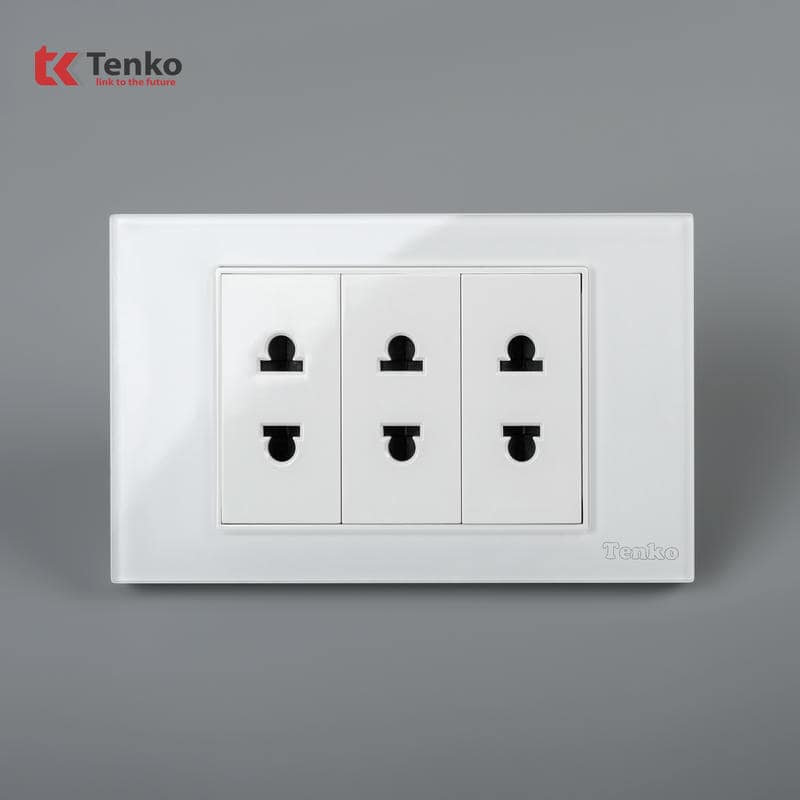 Ổ Cắm Điện Mặt Kính Cường Lực C18-020 Trắng