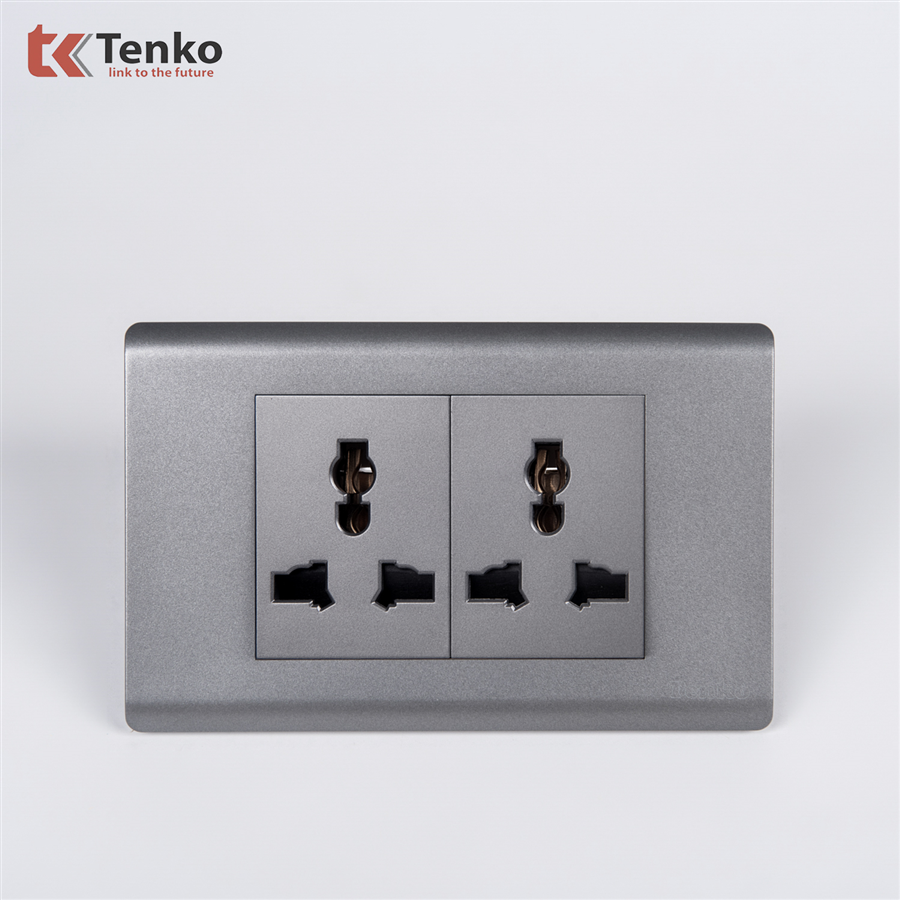 Ổ Cắm Đôi 3 Chấu Chống Cháy C25-050 Mặt Nhựa PC