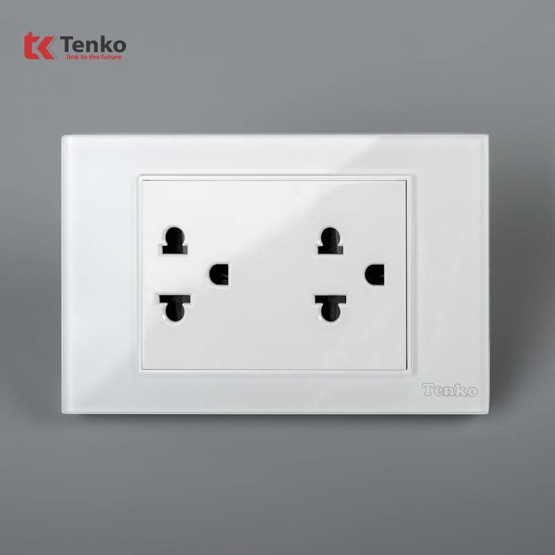 Ổ Cắm Đôi 3 Chấu Mặt Kính Cường Lực C18-044 Trắng