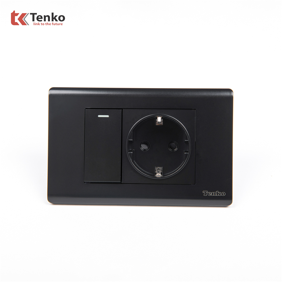 Ổ Chuẩn Đức Kèm Công Tắc TKC25-063 Mặt Nhựa PC Đen