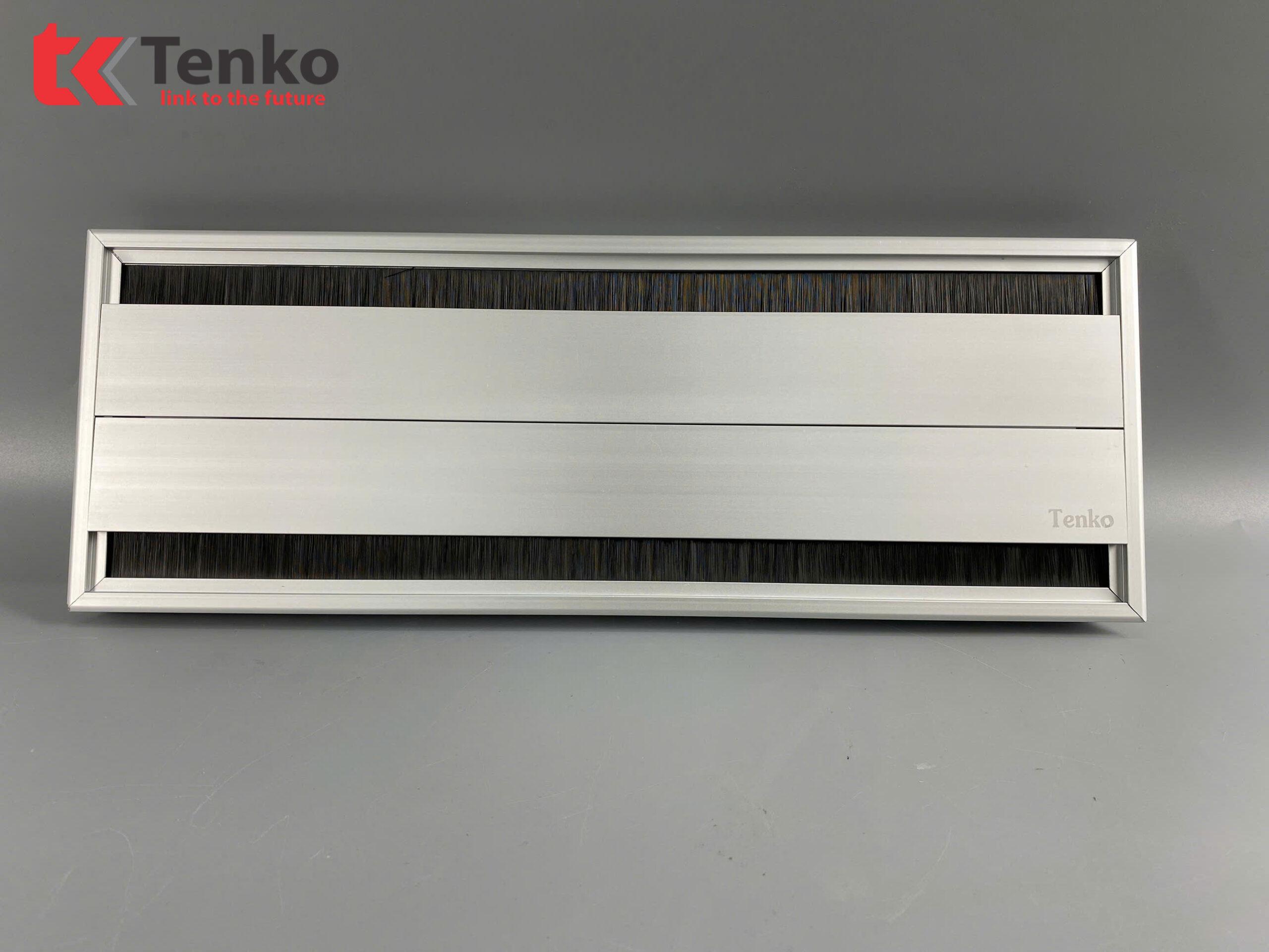 Nắp Hộp Điện Âm Bàn Nhôm Mở 2 Chiều TK-N04 Bạc